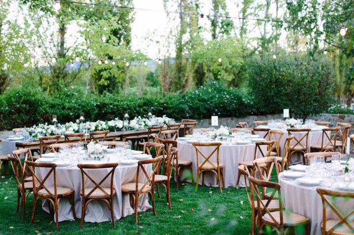 outdoor reception tablescapes