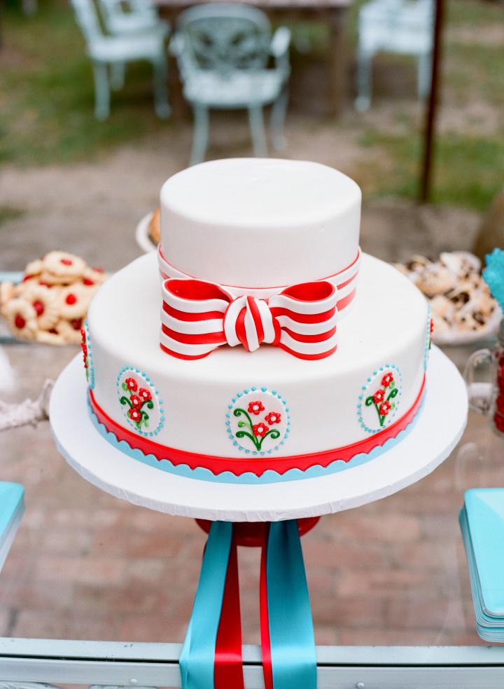 red white and blue wedding cake 