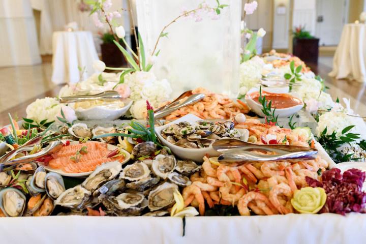 Epic Drink Station Ideas for Your Reception