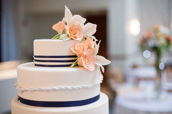 Bride And Groom Fondant Wedding Cake - Dough and Cream