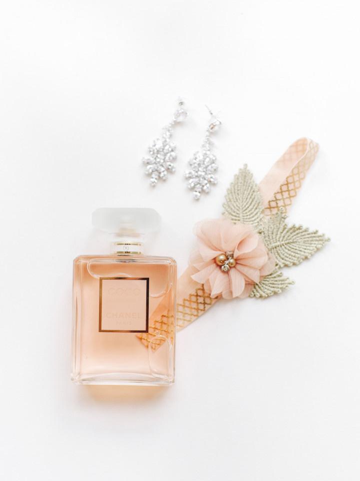 12 Brides Share the Perfume They Wore on Their Wedding Day