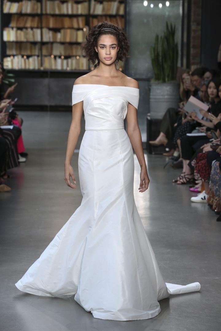 13 Old Hollywood Wedding Dresses for Your Red Carpet Moment