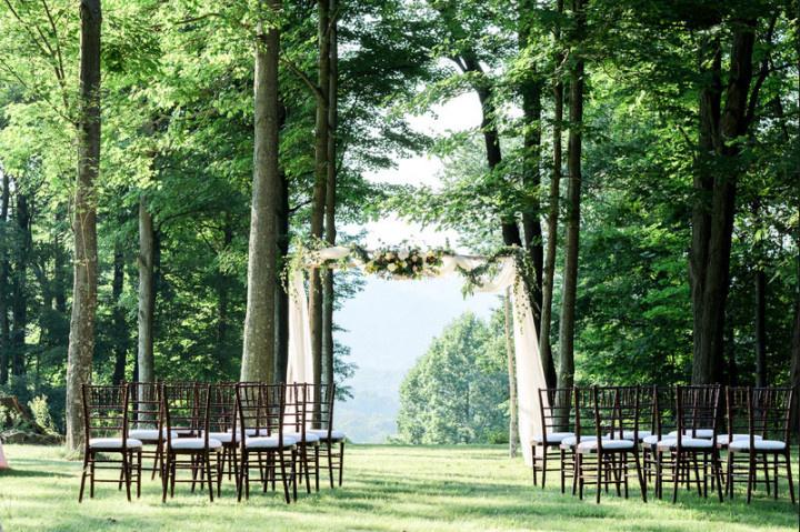 The Best Outdoor Wedding Venues Pittsburgh Has to Offer