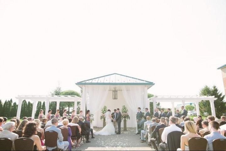 The Best Outdoor Wedding Venues Pittsburgh Has To Offer