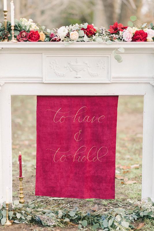 13 Wedding Sign Ideas to Personalize Your Decor