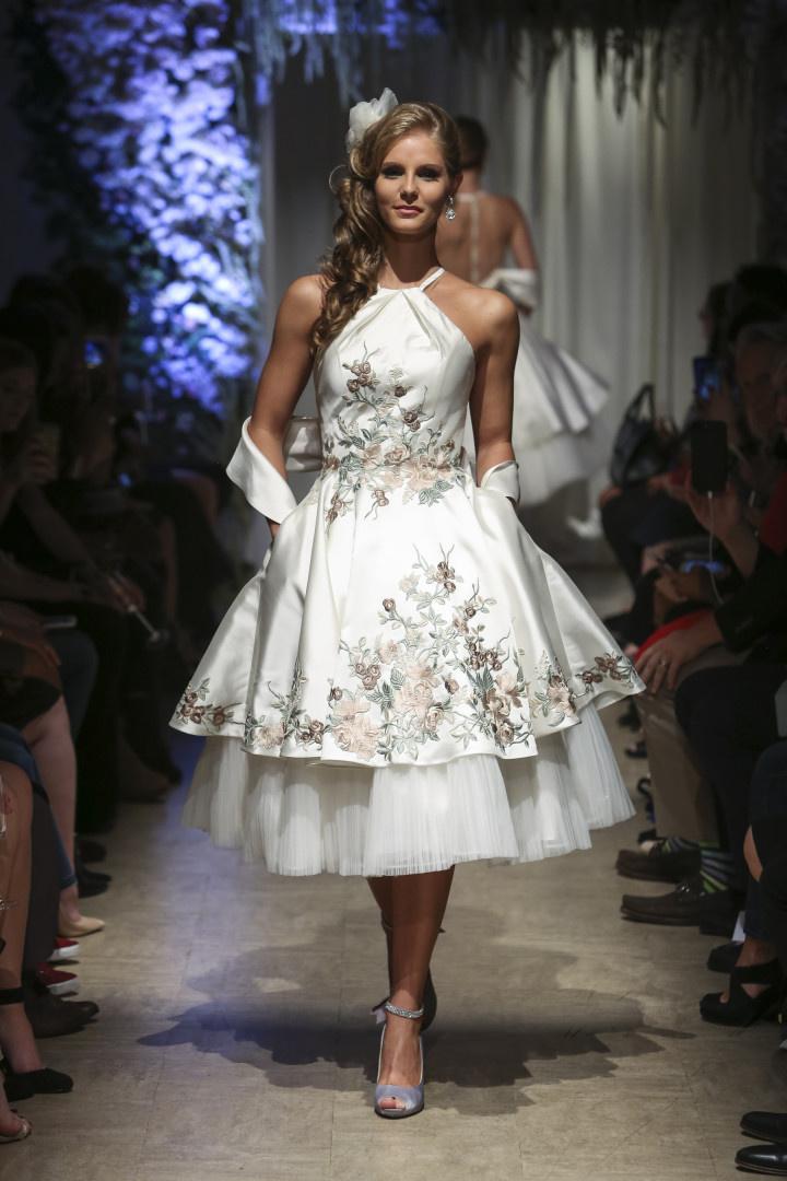 11 Short Wedding Dresses That Give Legs for Days