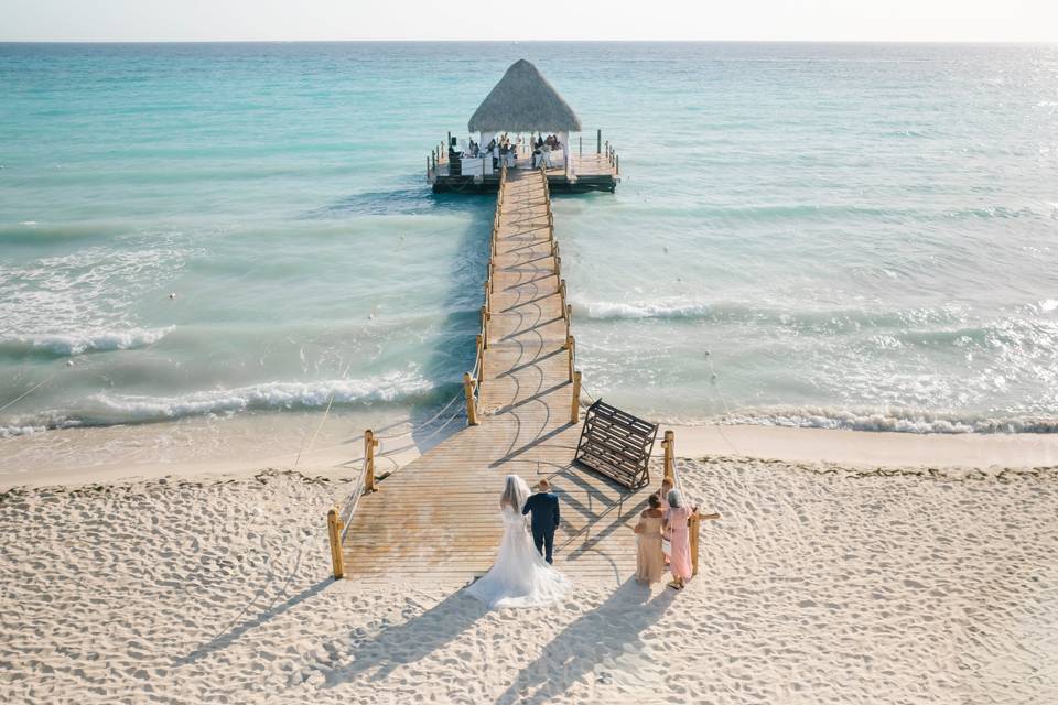 How to Plan a Destination Wedding Using a Comprehensive Checklist