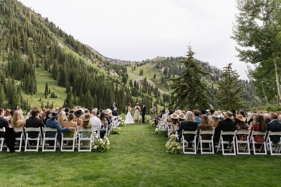 20 Forest Wedding Venues for Couples Who Love the Great Outdoors