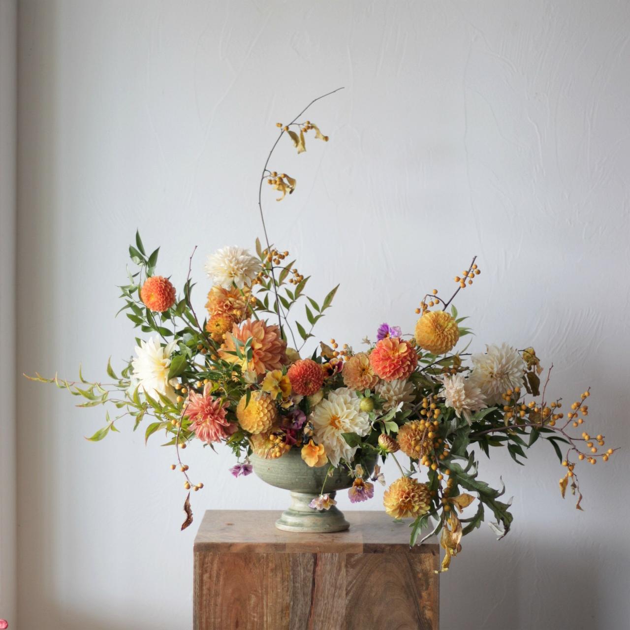 The 8 Best Fall Wedding Flowers For The Season, According To Experts