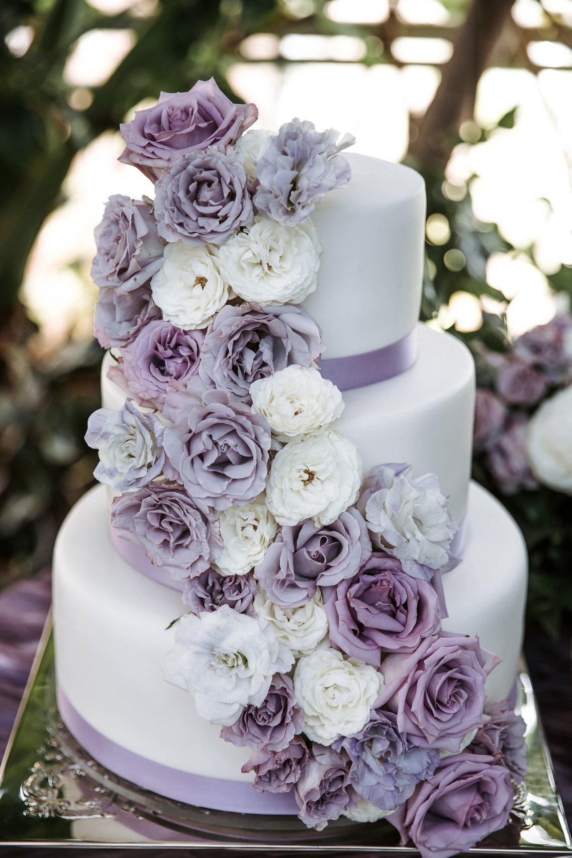 White Floral Cake Lace