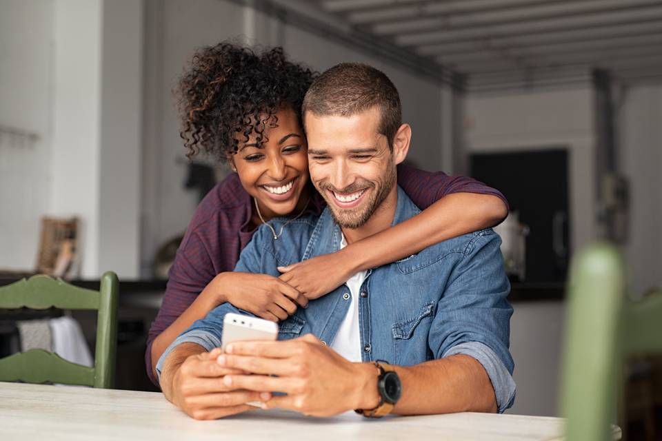 couple on phone