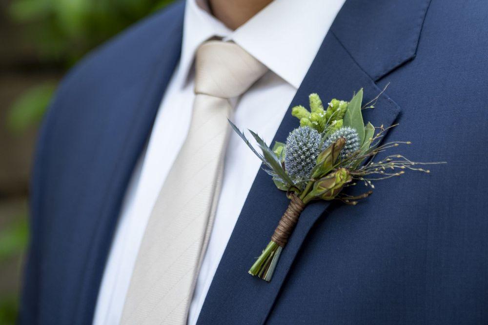 Men's Corsage For Suit Wedding Party Groom Groomsman Clip-On Flower Broo