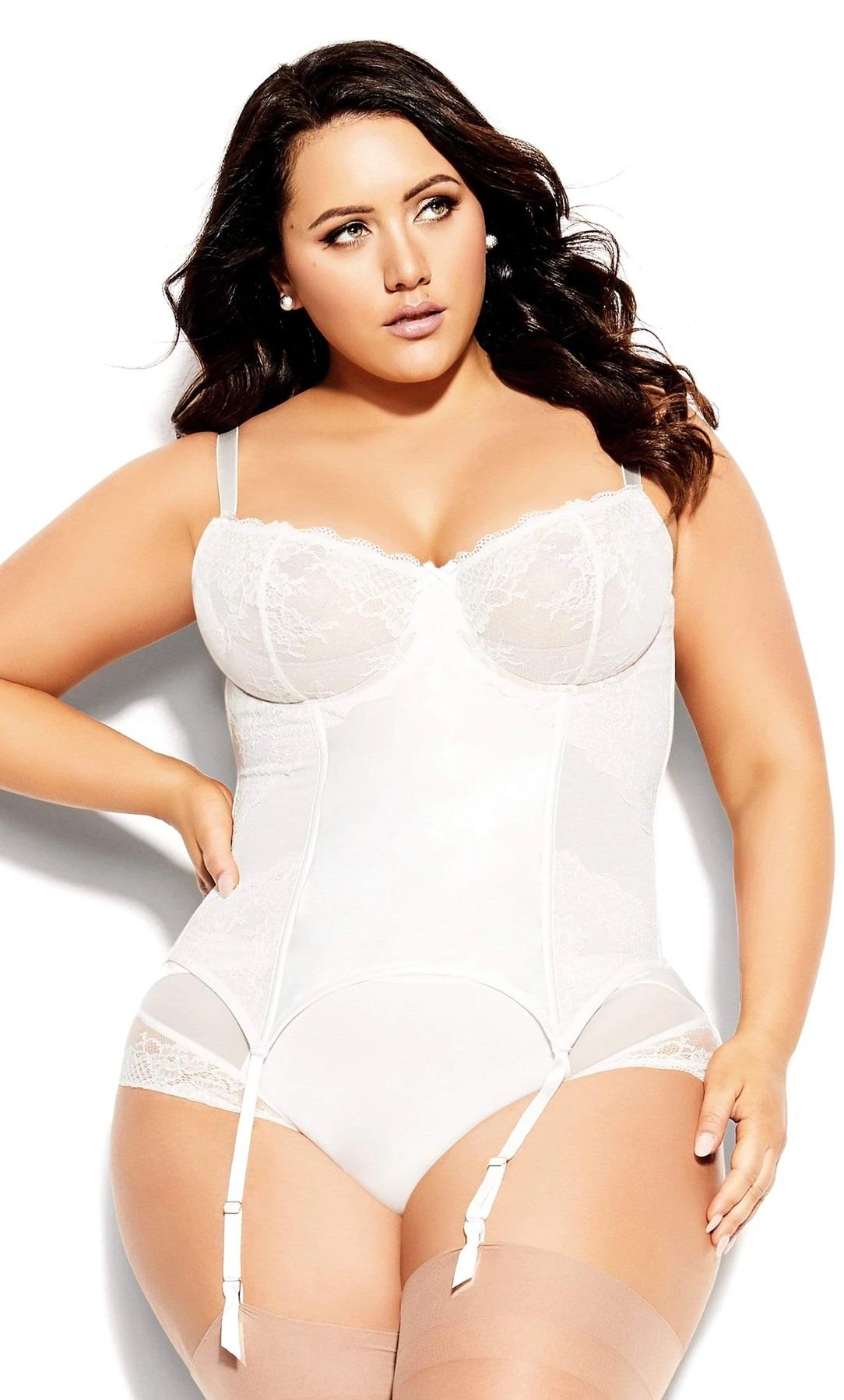 Plus-Size Lingerie For a Sexy Wedding Day (and Night!) 