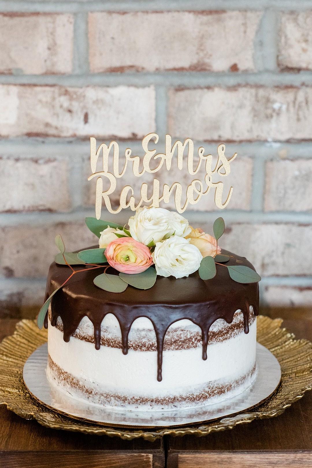 49 One-Tier Wedding Cake Ideas, From Simple to Rustic