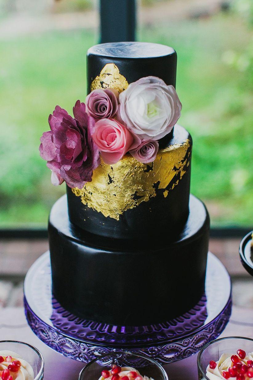 Black Wedding Cake [2023 Guide & FAQs]