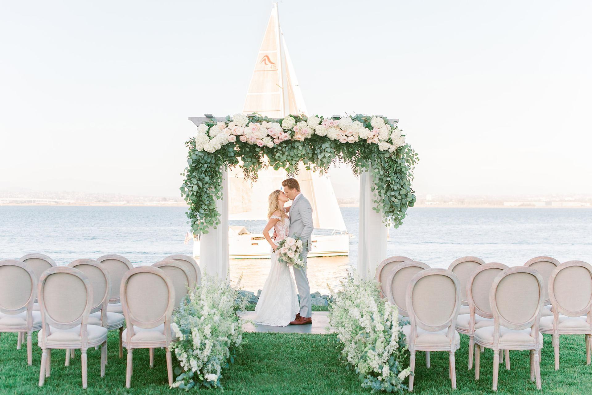 16-san-diego-beach-wedding-venues-socal-couples-will-love