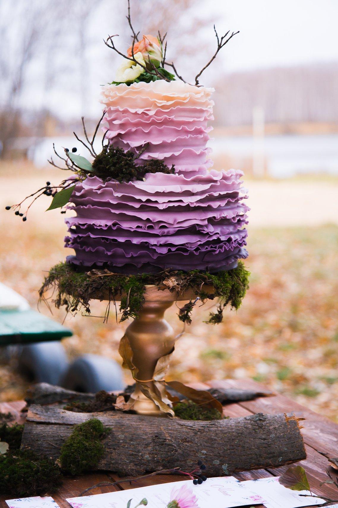 purple and black wedding cakes