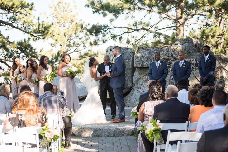 23 Mountain Wedding Venues with Scenery That’ll Take Your Breath Away