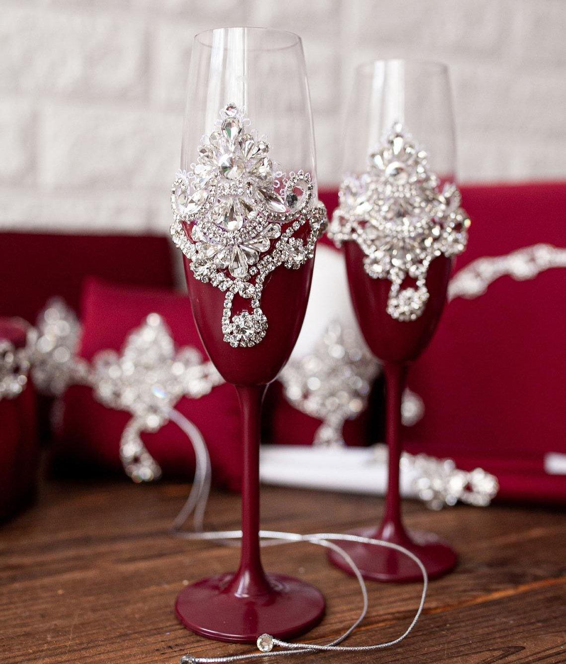 Ruby red wedding champagne flutes with rhinestones