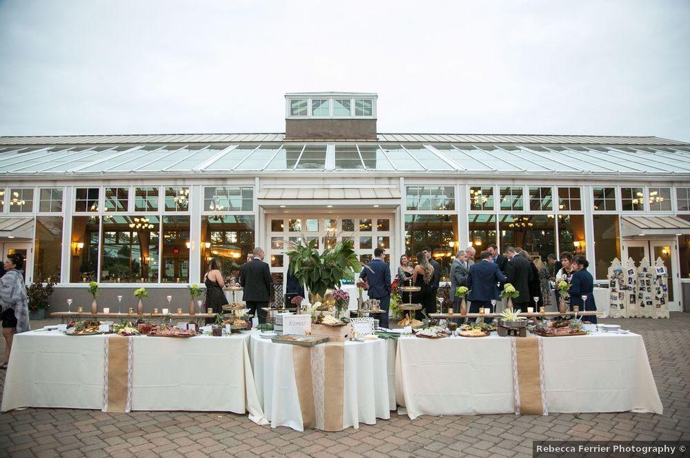outdoor buffet table
