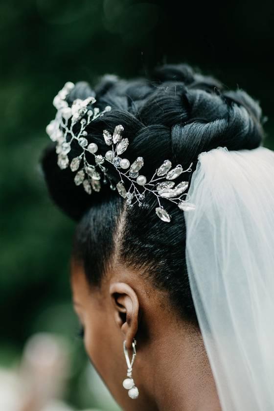 wedding hairstyles for long hair with tiara and veil