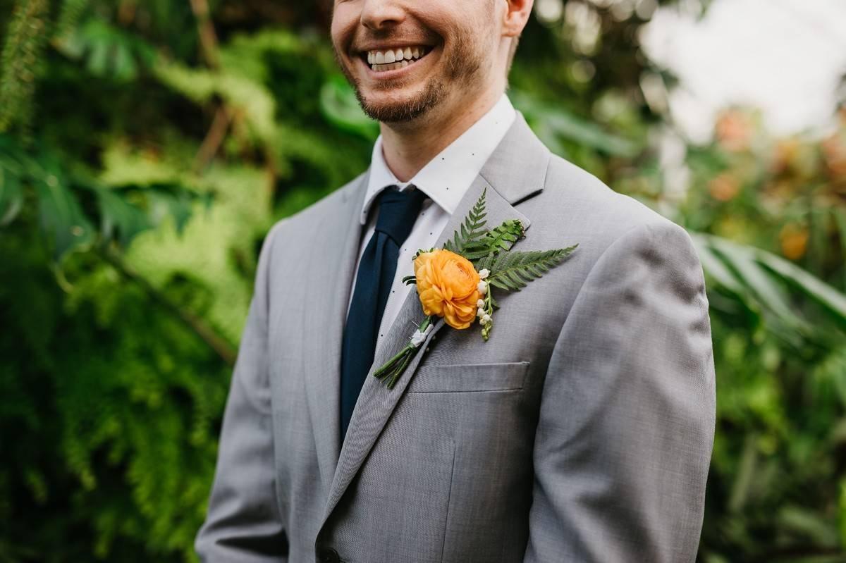 Wedding boutonniere deals