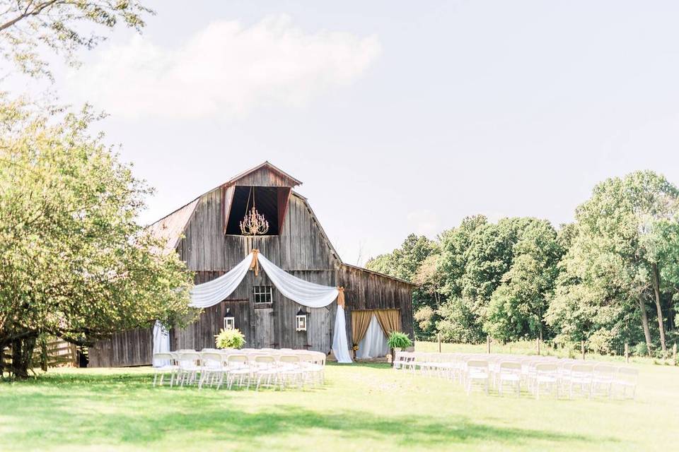 The 15 Best U.S. Destinations for a Barn Wedding