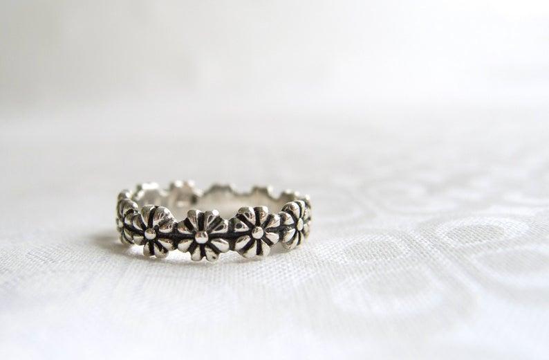 daisy ring