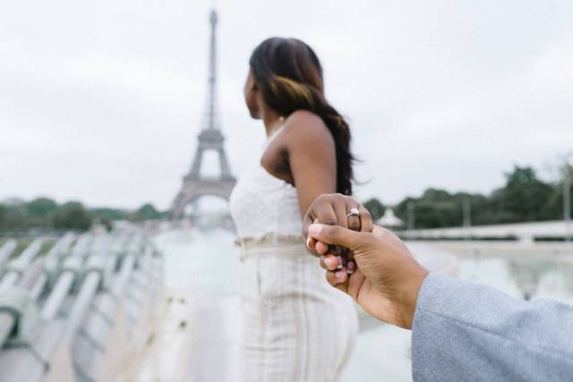 5 Ways to Announce Your Engagement