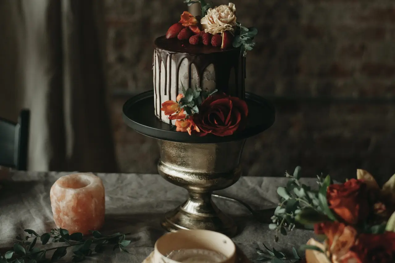 National Cake Decorating Day! A Modern Take on Traditional Wedding Cake —  Santa Barbara Wedding Style
