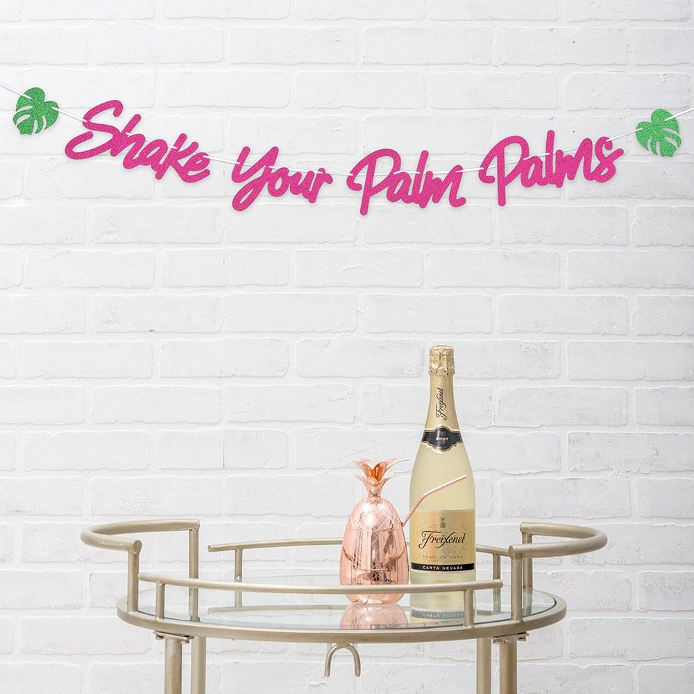 https://cdn0.weddingwire.com/article/3904/original/1280/jpg/14093-17-bachelorette-party-decorations.jpeg