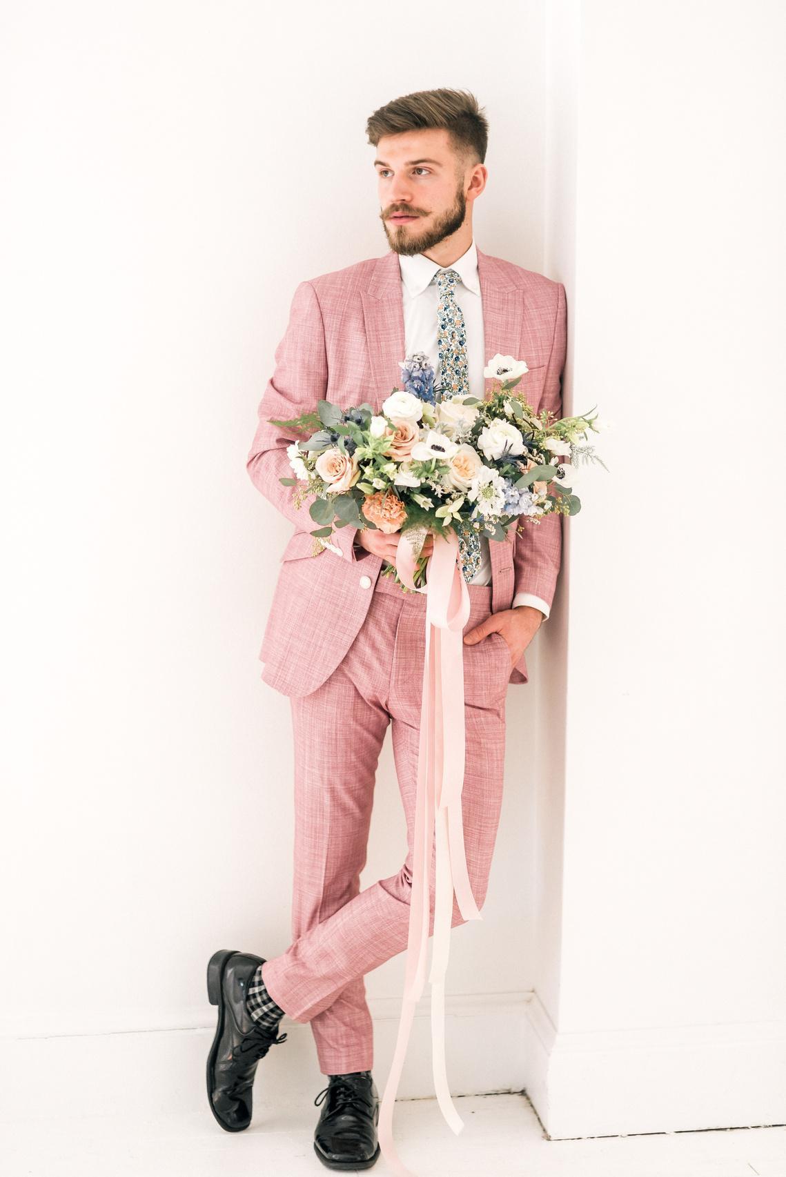 55 Romantic And Inspiring Pink Groom Outfits - Weddingomania