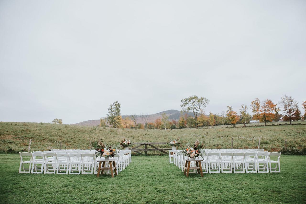 farm wedding ceremony