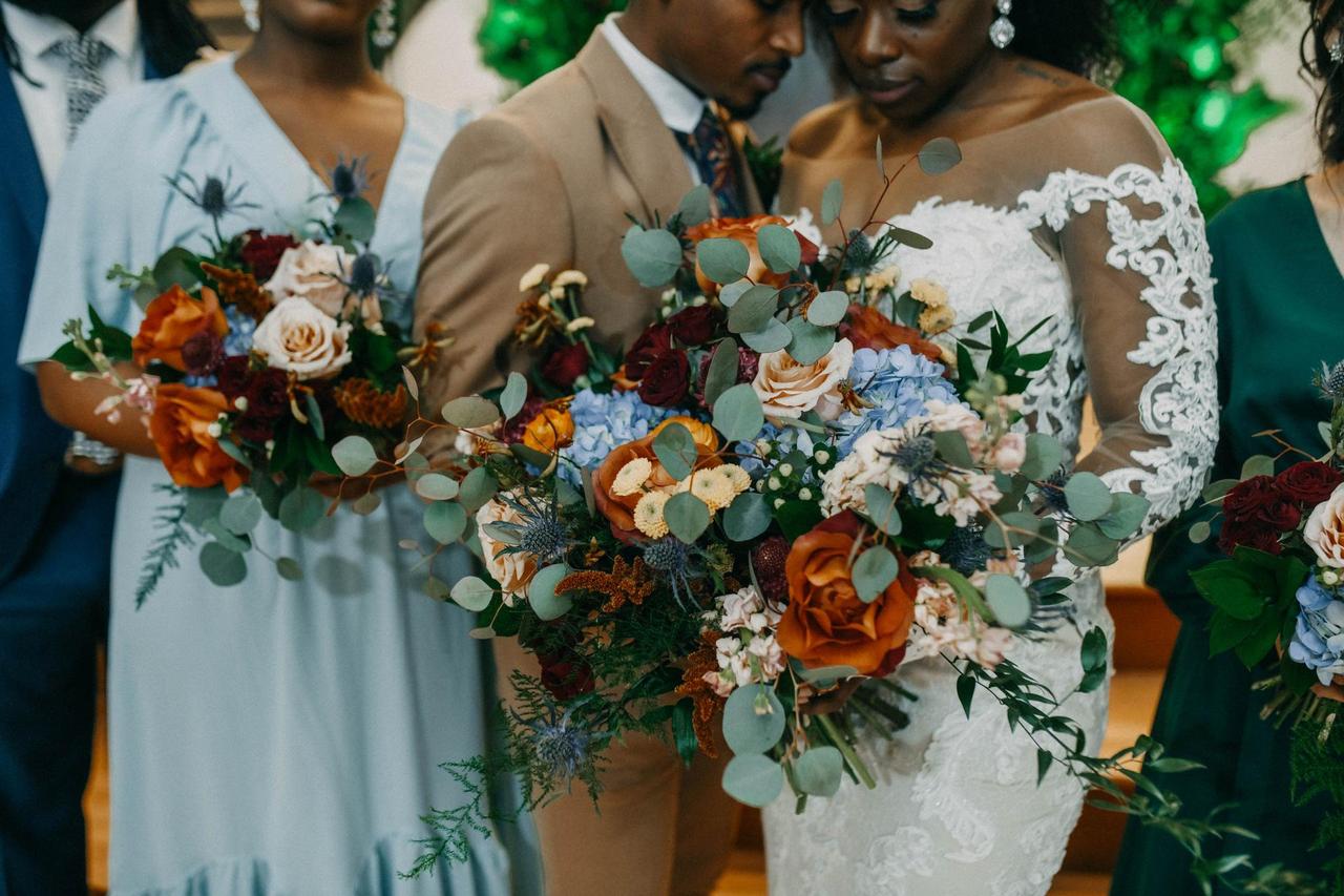 wedding party with beautiful bouquets