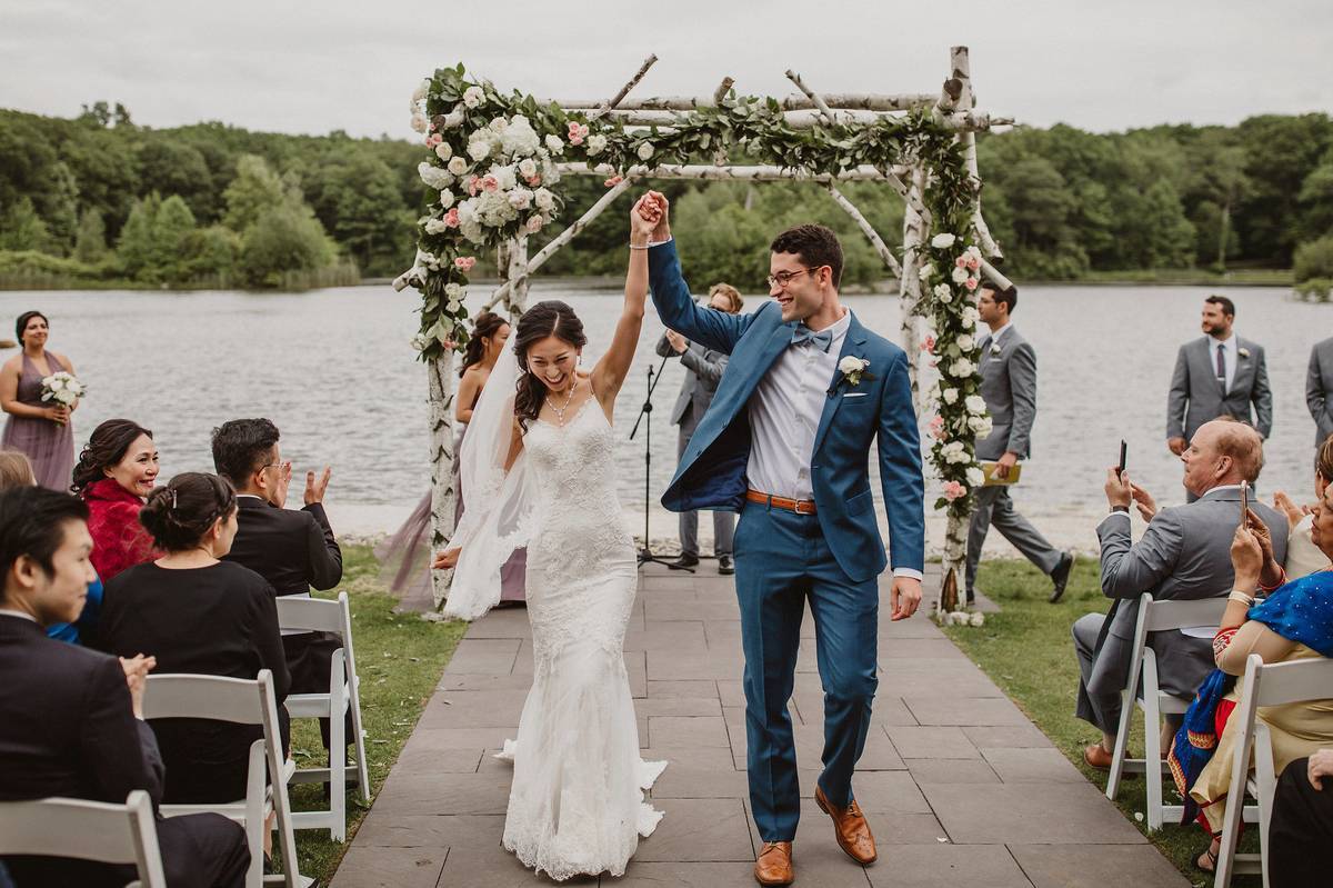 18 Lakeside Wedding Venues for the Ultimate Waterfront Event