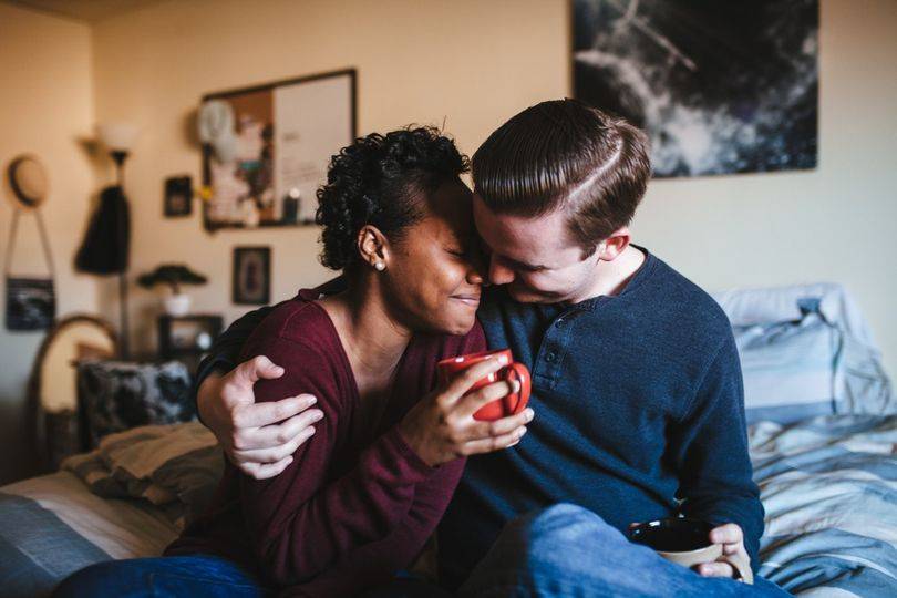 couple celebrating anniversary