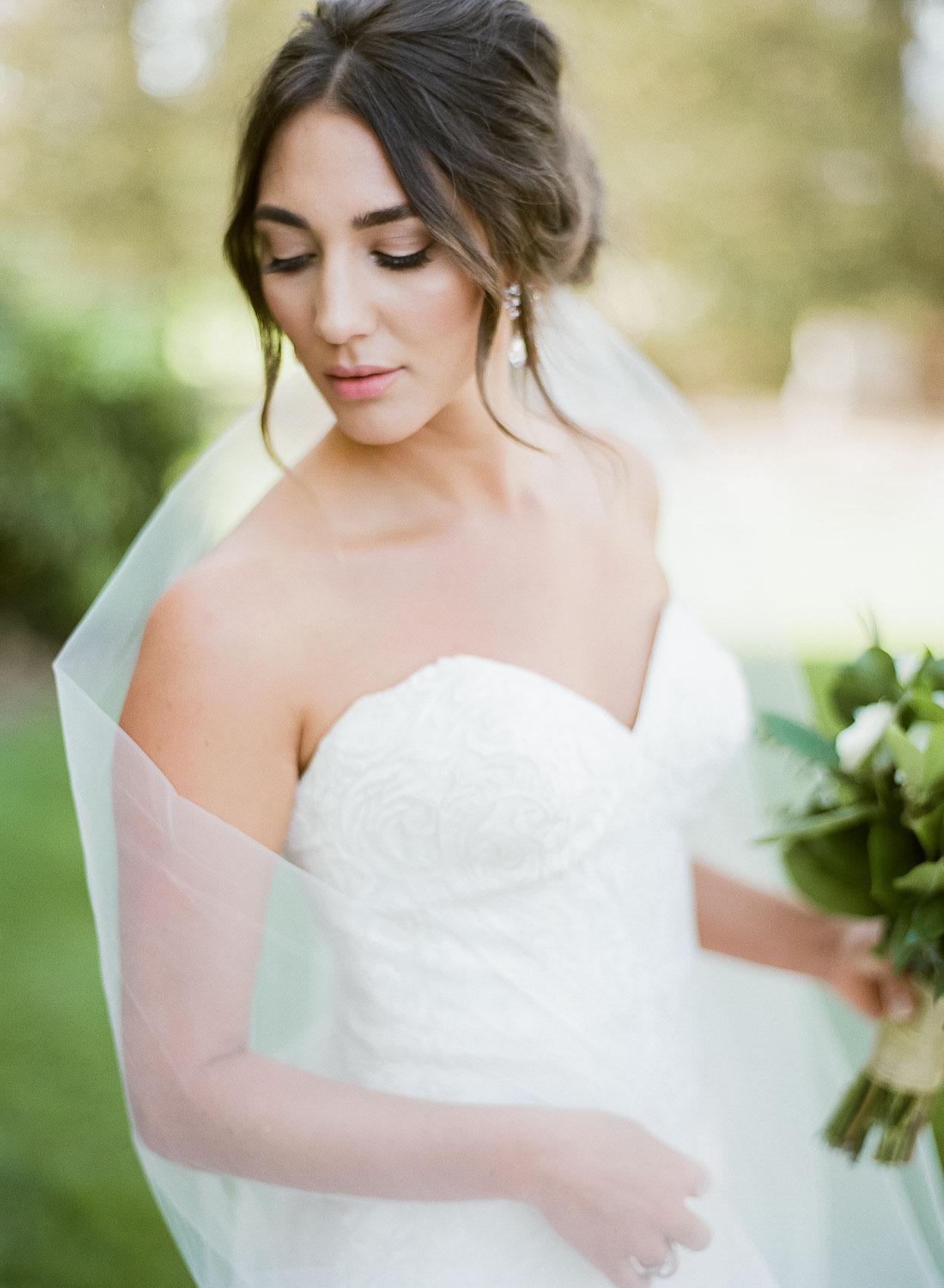 Bridal bun with outlet veil