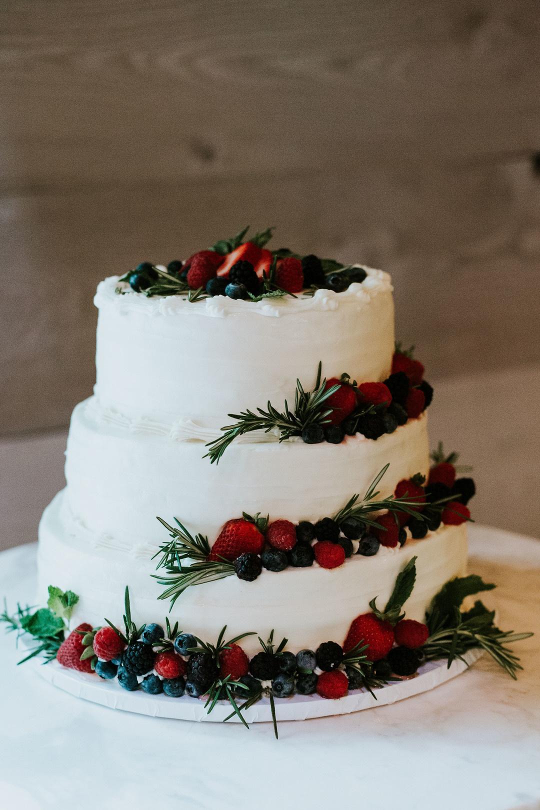 two tier chocolate christmas wedding cake - Picture of Flavor Cupcakery &  Bake Shop, Bel Air - Tripadvisor