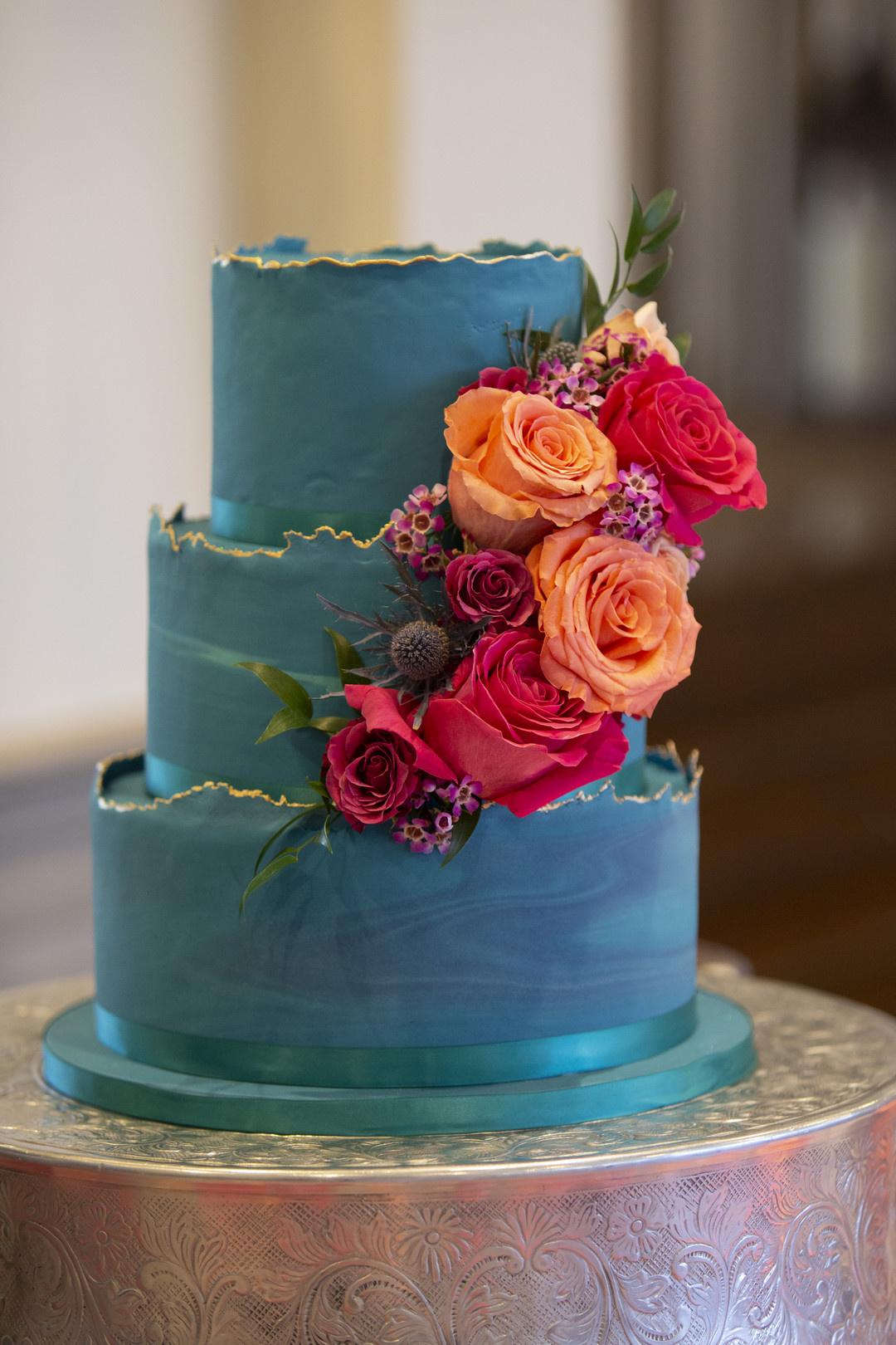 17 Three-Tier Wedding Cakes That Make Show-Stopping Desserts