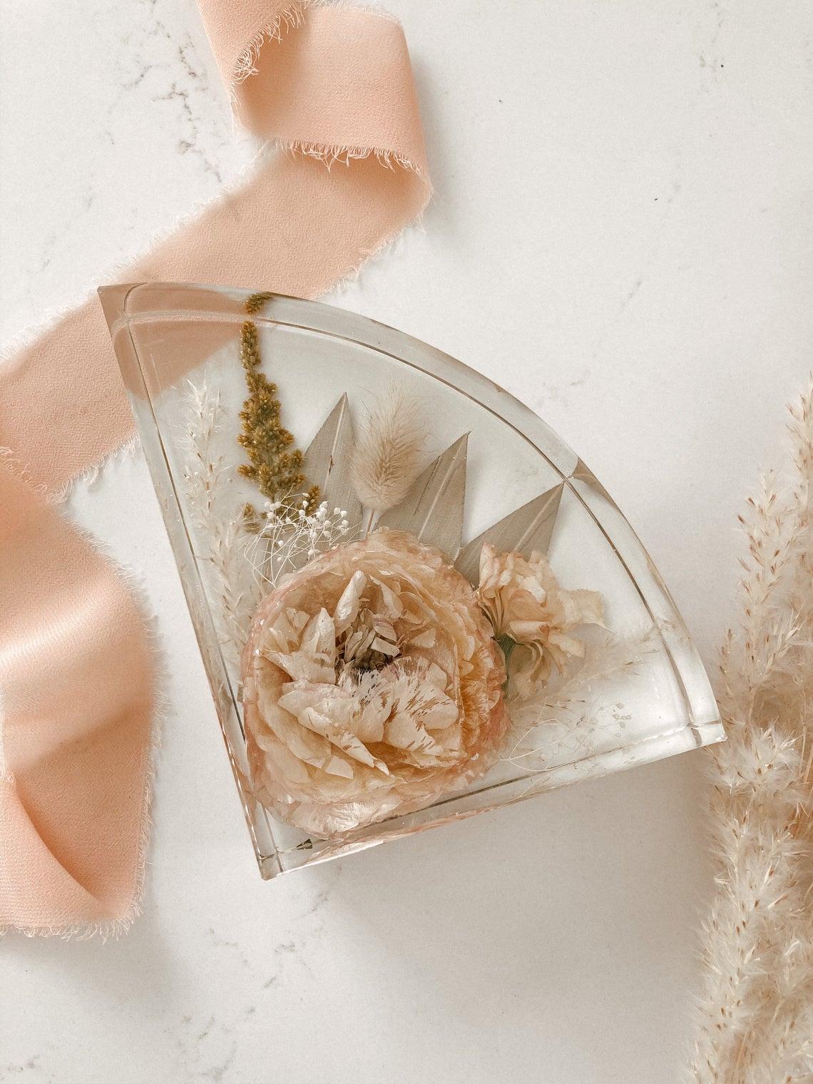 Preserving Your Dried Wedding Flowers AS A Resin Bouquet