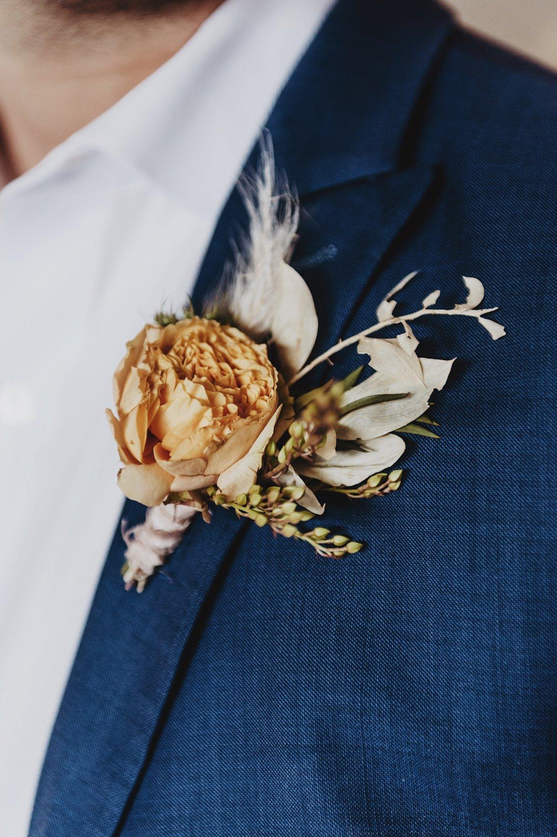 20 Wedding Boutonniere Ideas For Any Dress Code