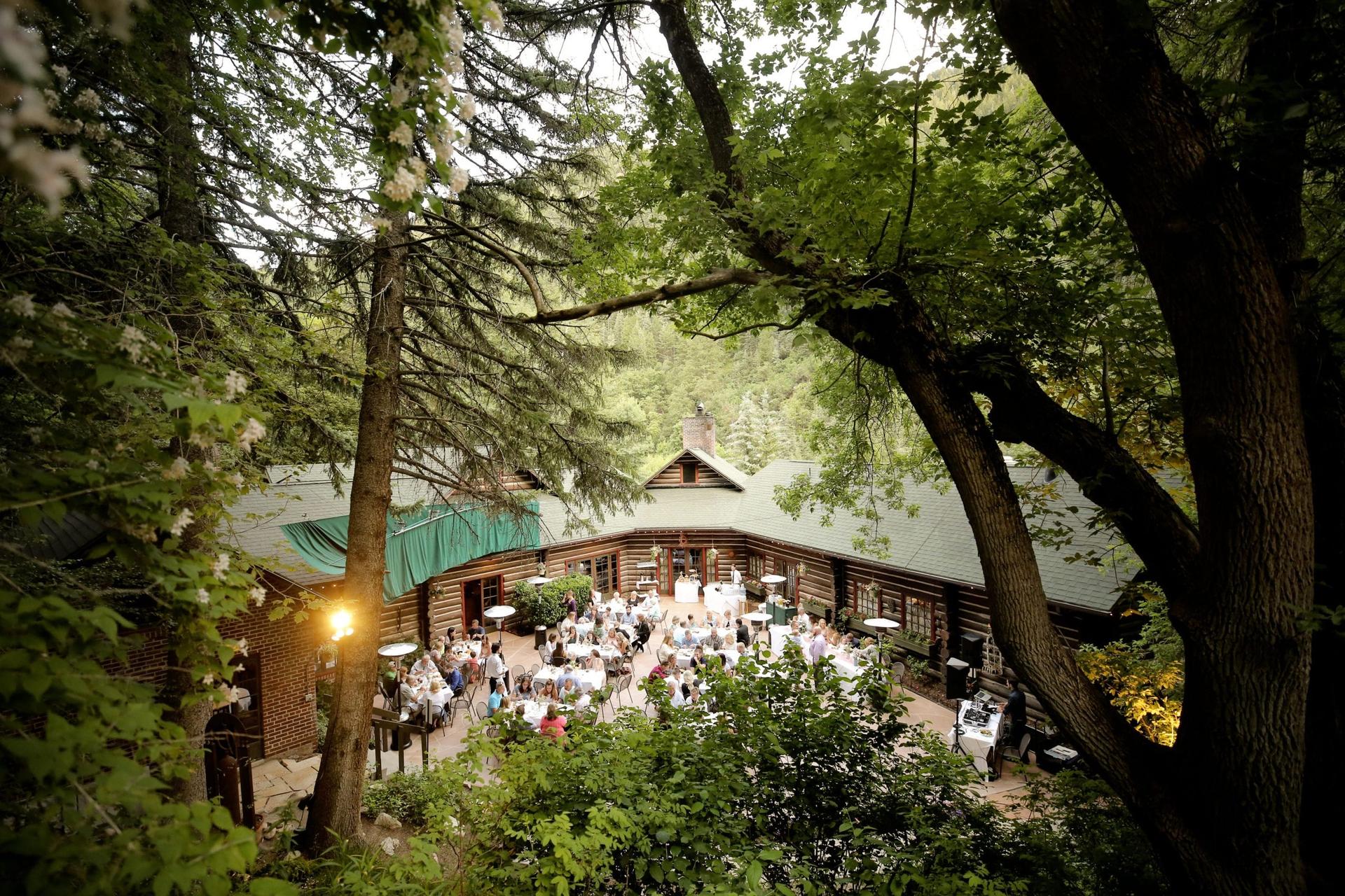 8 Barn Wedding Venues in Utah With Rustic Charm