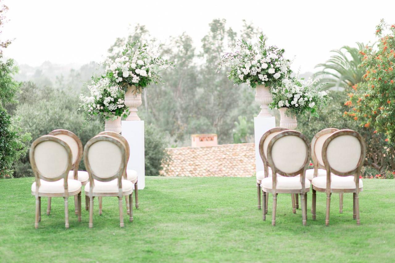 40 Stunning Wedding Arches & Altar Ideas for an Outdoor Ceremony