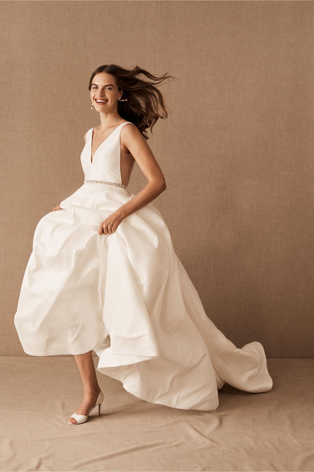 Planning A Courthouse Wedding? Here's 5 Bridal Outfits To Shop