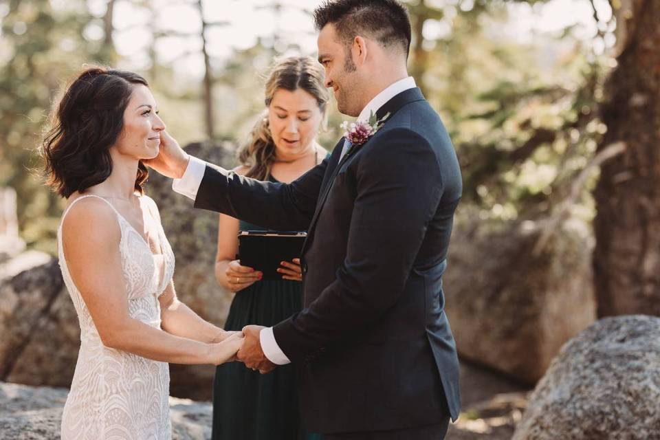These 12 Funny Wedding Ceremony Readings Will Delight Your Guests