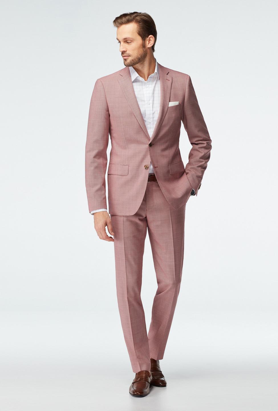 Summer suit best sale dress code