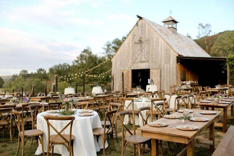 Rustic style outlet wedding