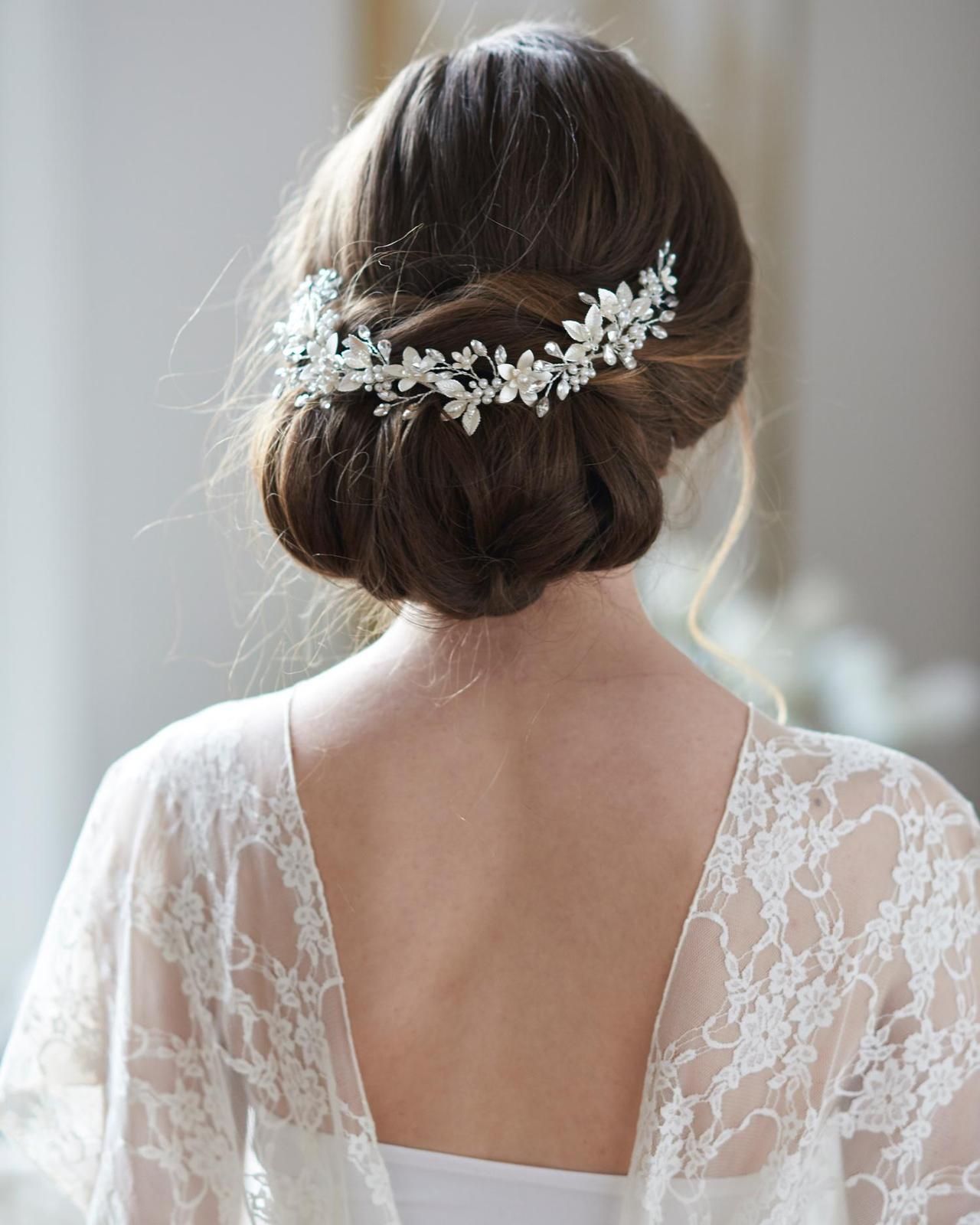 hairstyles for brides 2022