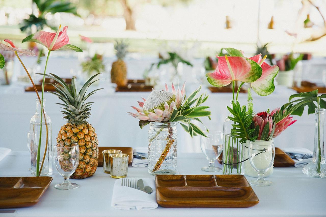 pink and green centerpiece summer wedding color scheme