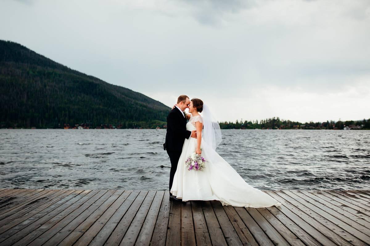 18 Lakeside Wedding Venues for the Ultimate Waterfront Event